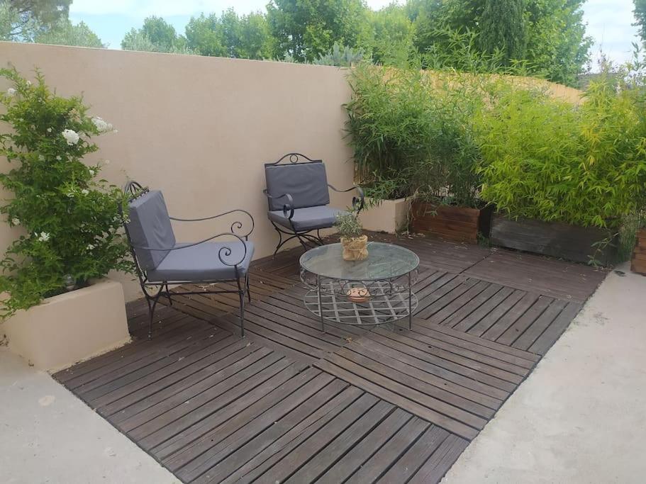 Le Petit Pied A Terre Du Luberon Apartamento Mérindol Exterior foto